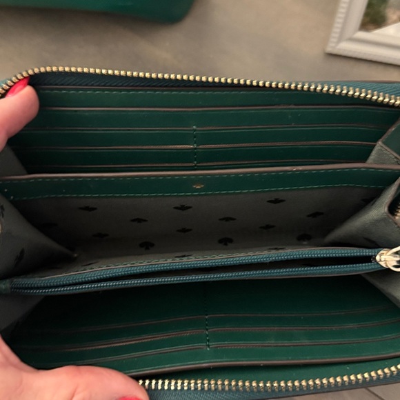 Kate Spade Emerald Green Leather Tote with matching wallet. - Picture 9 of 11